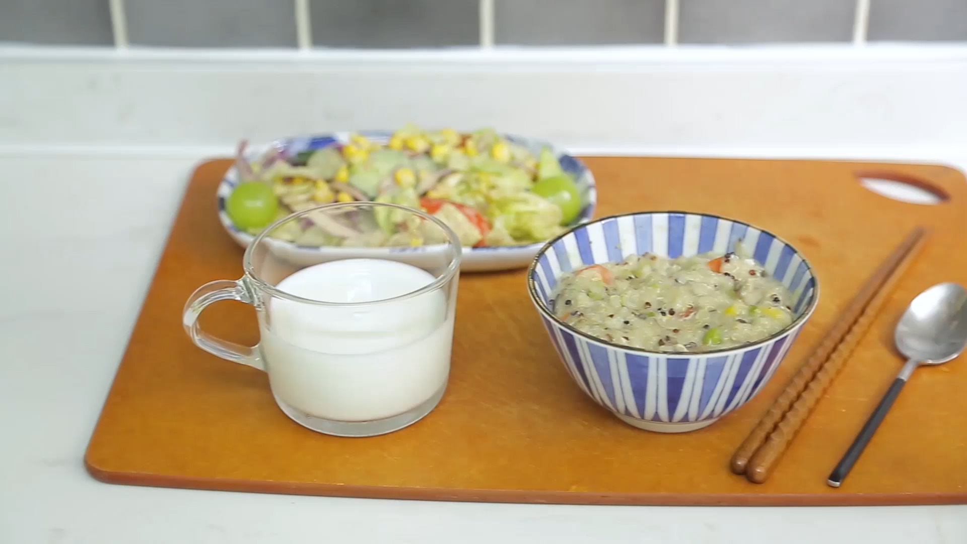 可能是最适合早餐的粥,蔬菜杂粮肉蛋齐全,好吃开胃。你不会失望