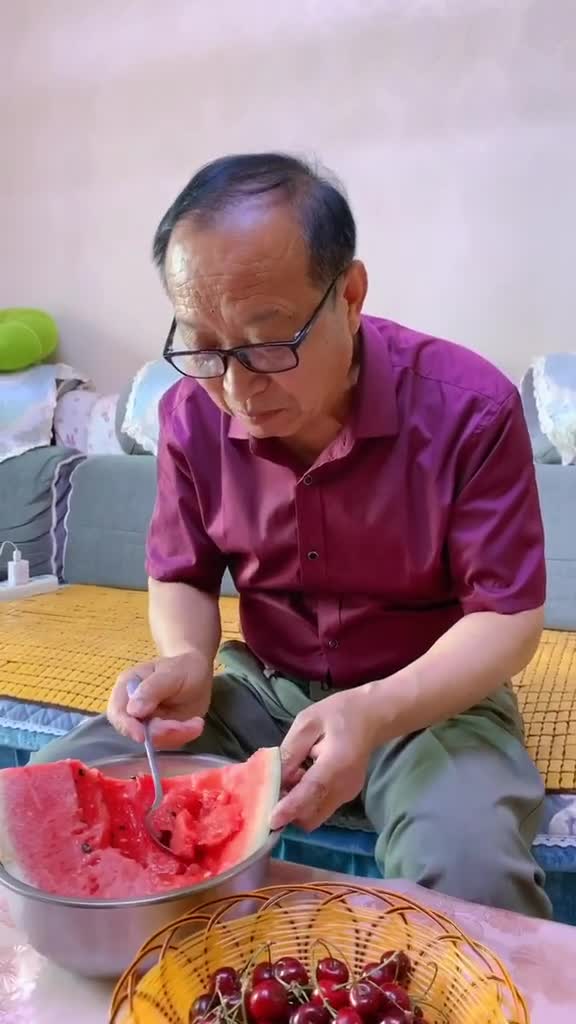 自制炒河粉做法,经常在外面夜市吃炒河粉,自己在家也可以做,干净又好吃