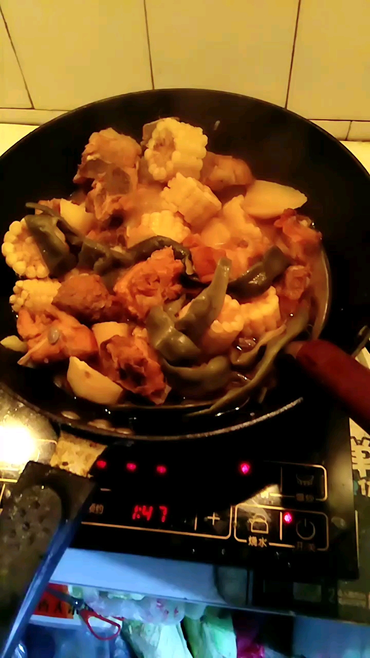 东北菜!排骨炖玉米土豆豆角