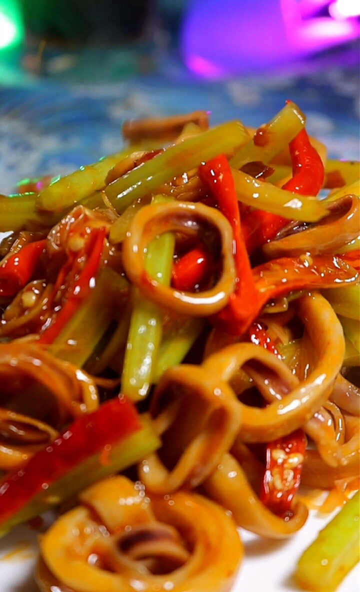 #冬季进补计划#鱿鱼这样炒才好吃,太过瘾了!真香啊