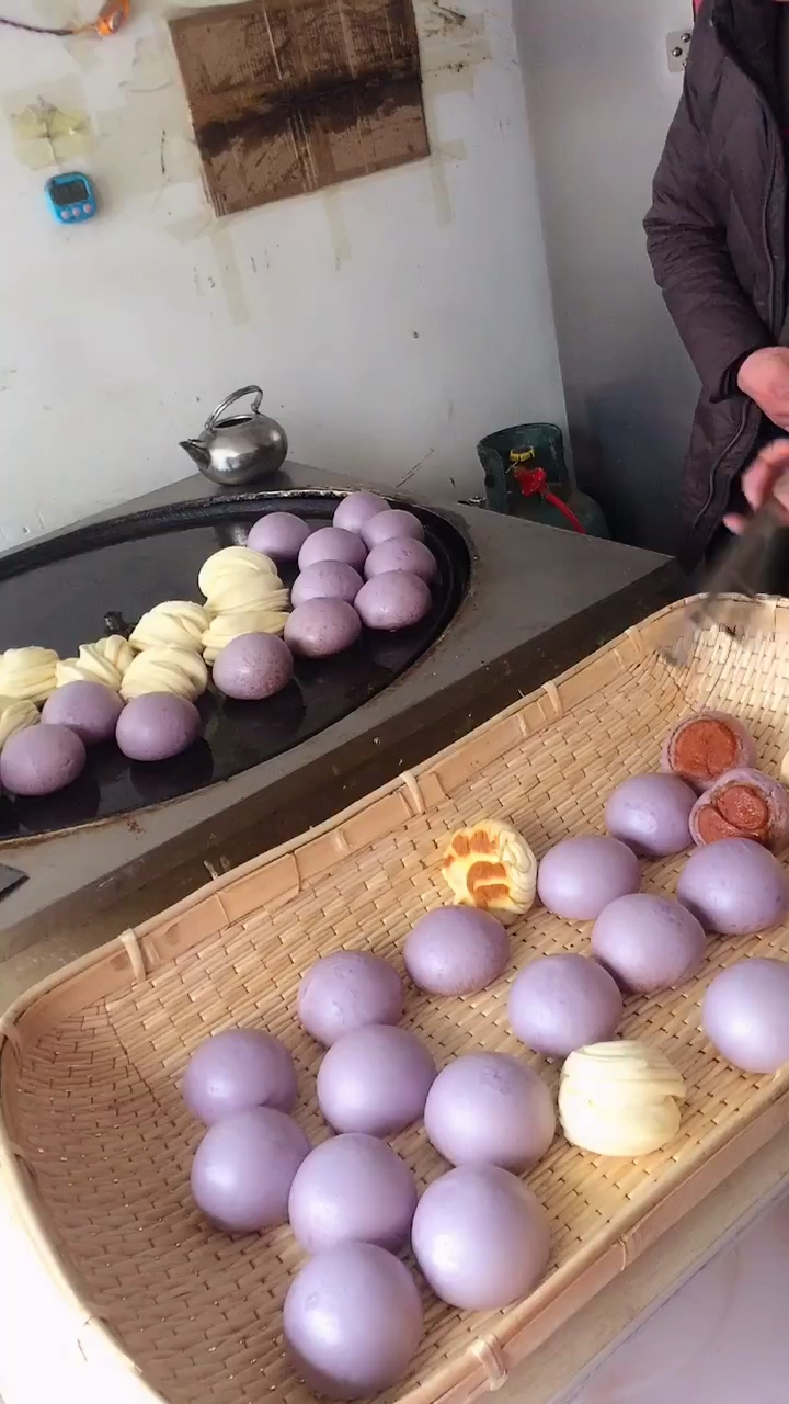 手工纯碱老面锅贴馒头