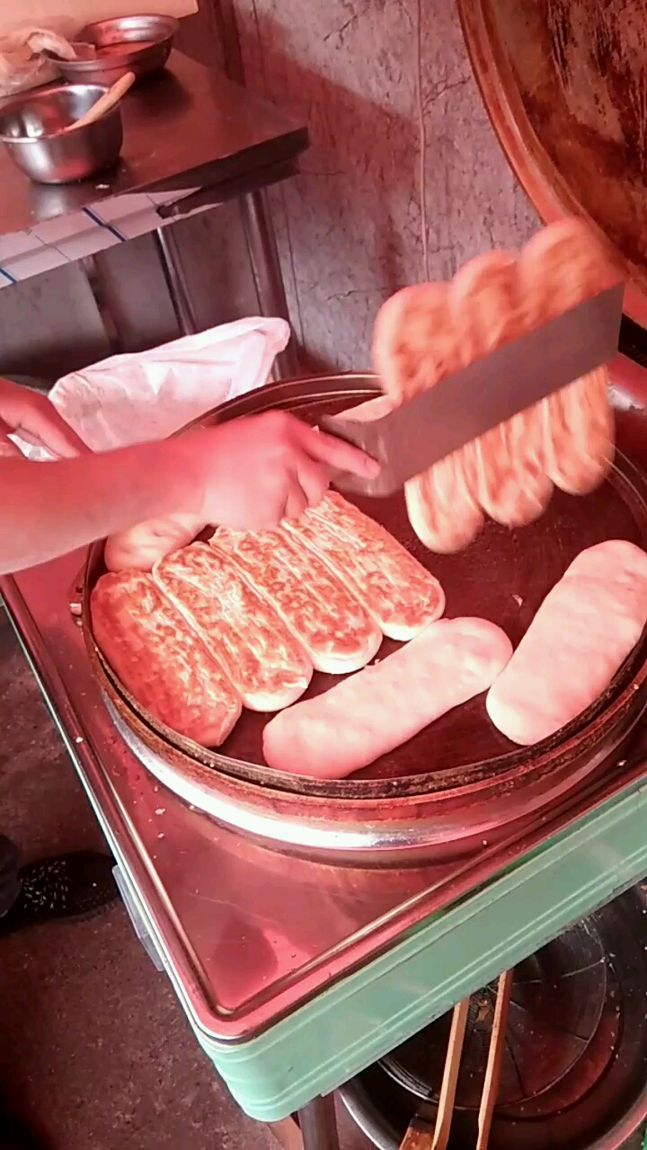 18岁开始专攻一门!山西牛舌饼!点亮你的小红心吧