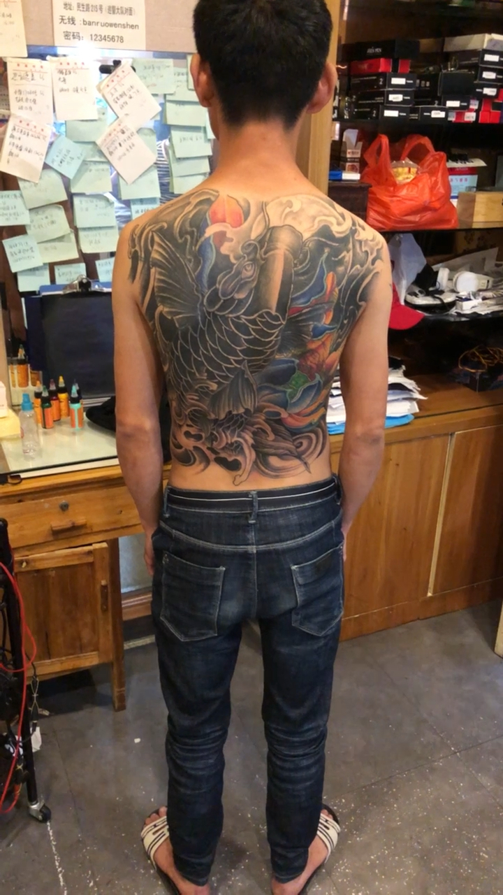 石狮般若纹身作品——满背遮盖旧图