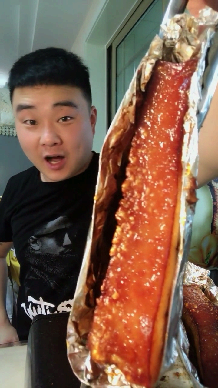 #自制家庭美食#网红美食脆皮烤五花肉 酥脆香嫩一点也不腻