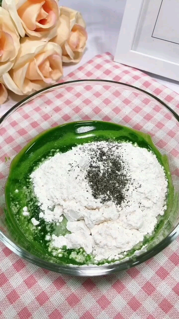 菠菜饼适合8个月以上对食材不过敏的宝宝食用#热爱#宝