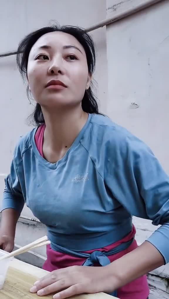 就你这样的三脚猫功夫,还想当流氓街头霸王