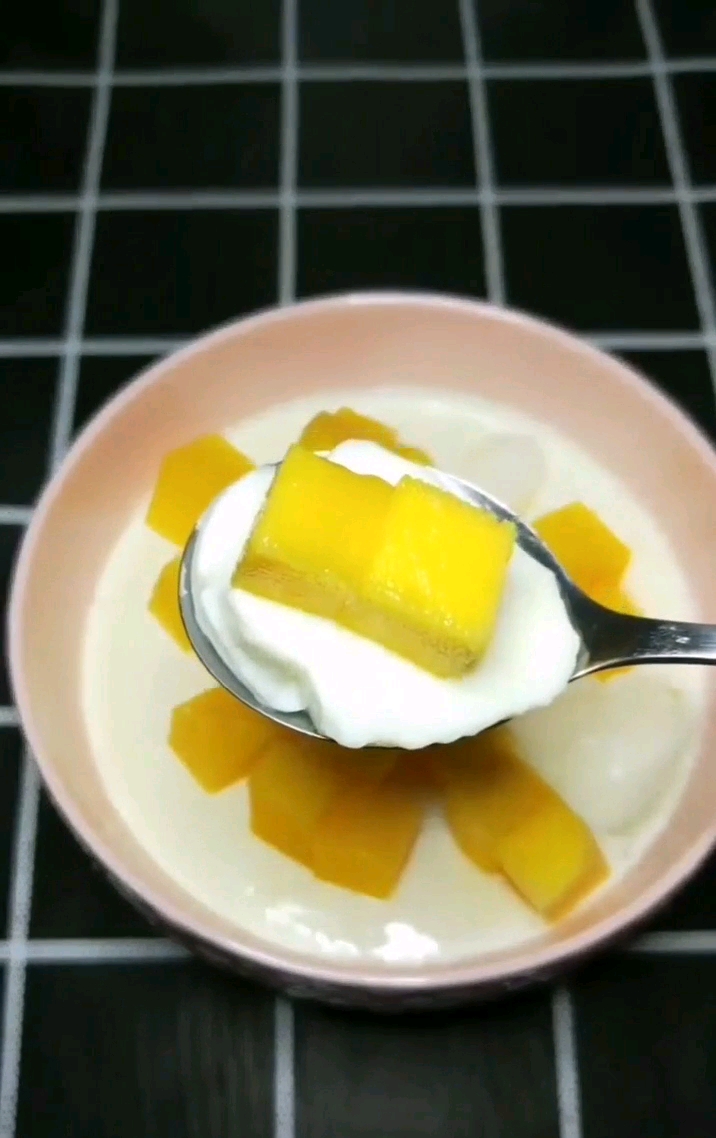 #食神大PK#好吃有简单的芒果双皮奶,一学就会