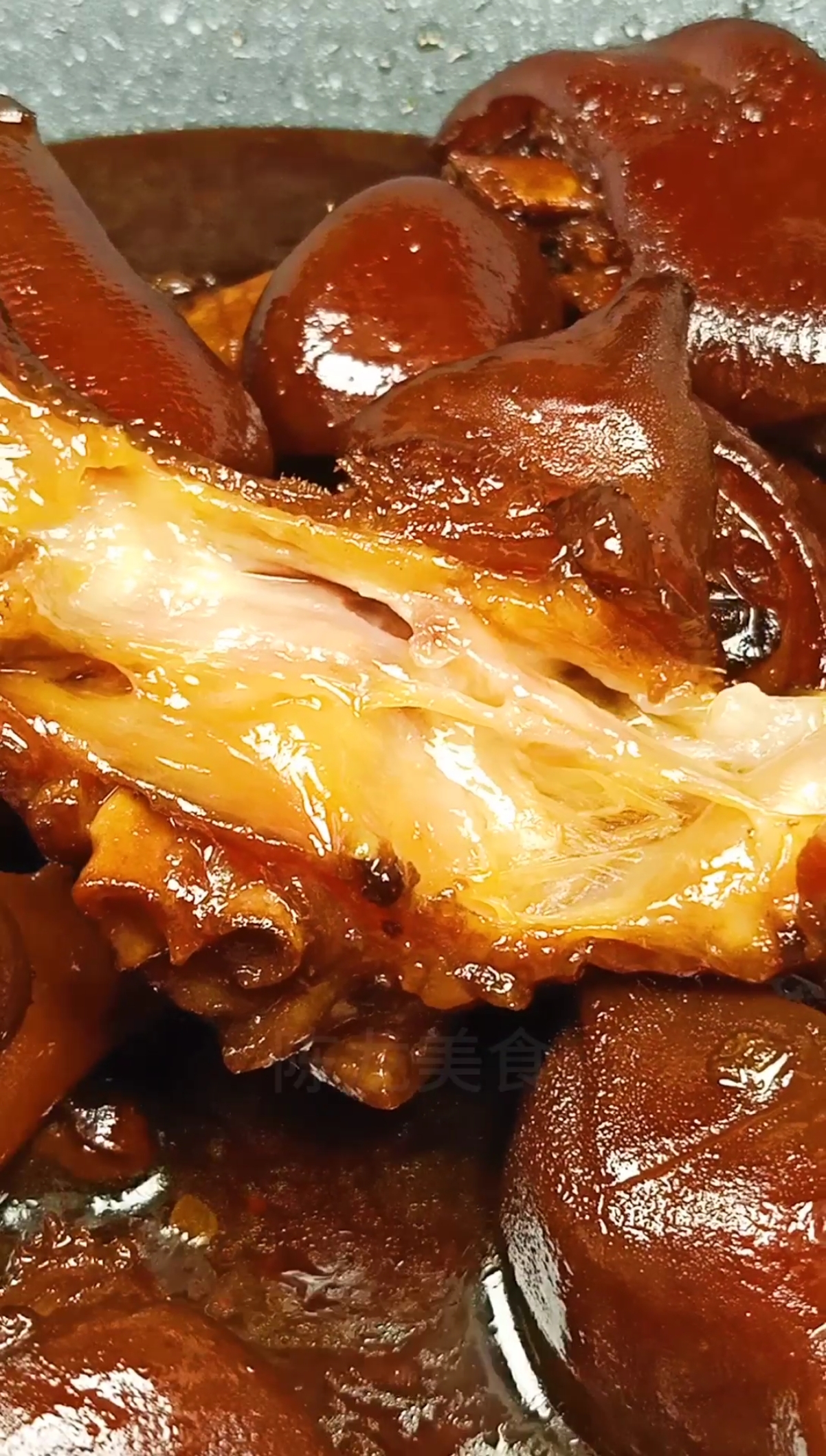 #美食#为什么饭店的红烧猪蹄那么好吃,颜色又好看,看完这个视频你也能做到比炒土豆丝还简单