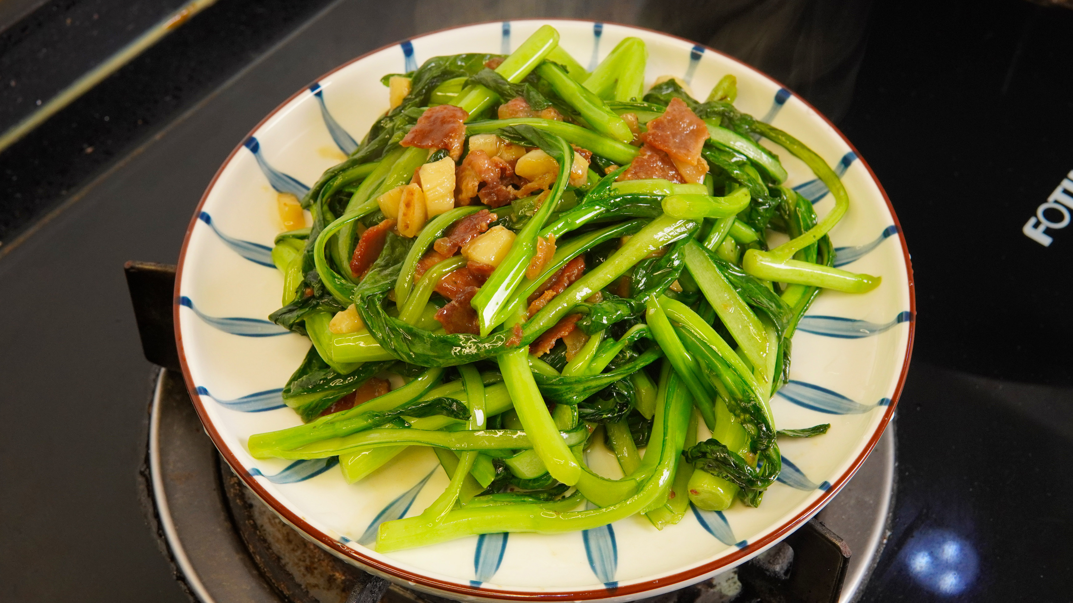青菜怎么炒好吃,学会这道生炒菜心,就能跟饭店炒的一样翠绿好吃