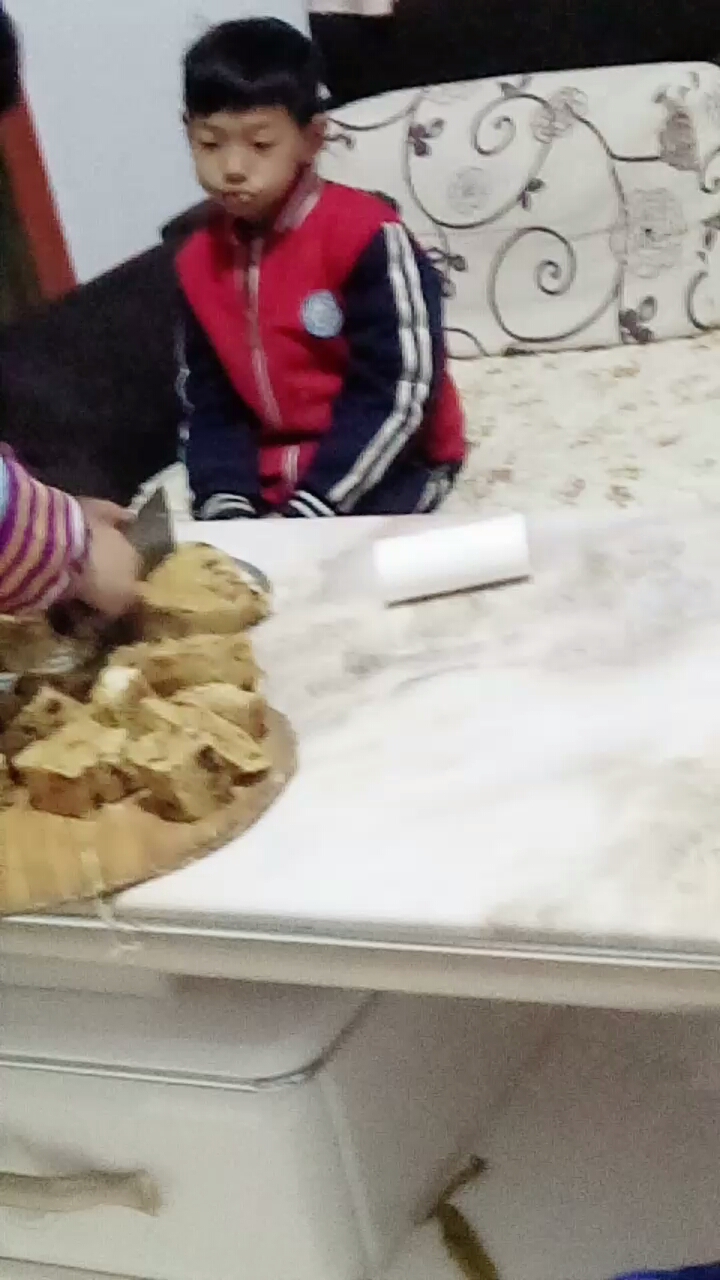 刚出锅的枣糕馍