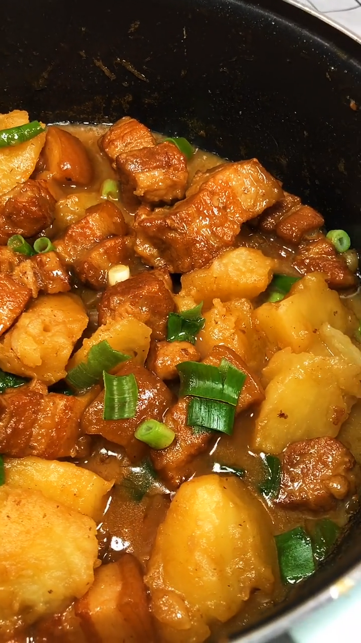土豆红烧肉的做法