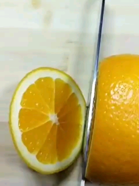 橙子的新做法,具有止咳化痰的新功效经常咳嗽的同学可以试一下