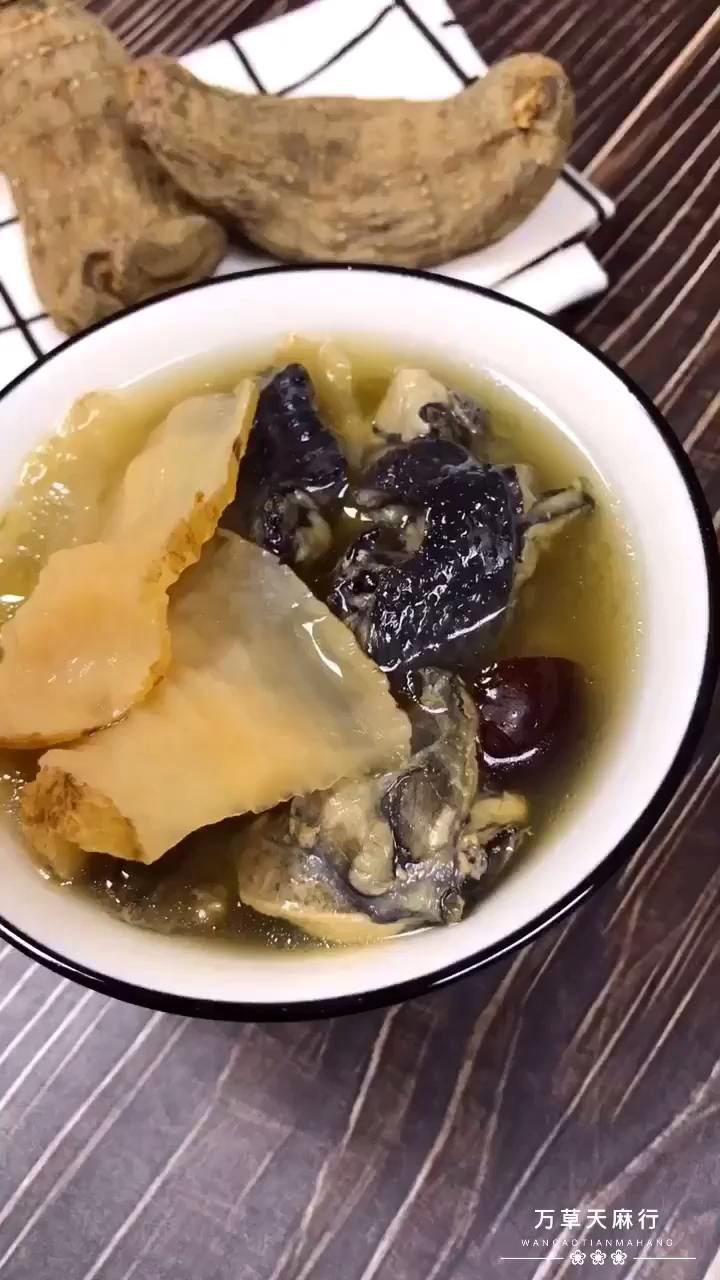 天麻炖乌鸡
