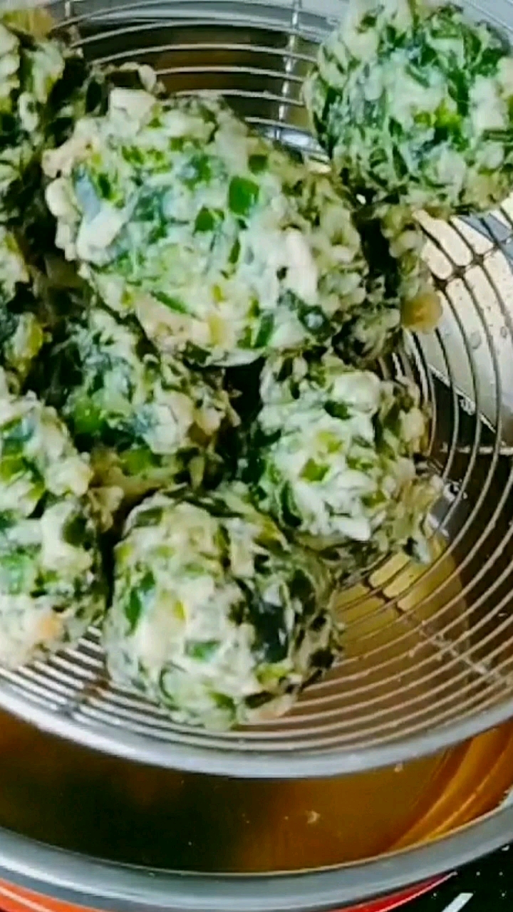 #自制家庭美食#韭菜丸子的做法
