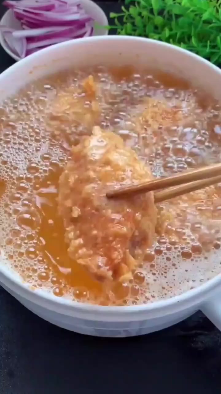 #我要上热门#自己在家做的炸鸡翅,几十块就能做满满的一大盆。好吃又卫生,做饭法真的很简单。