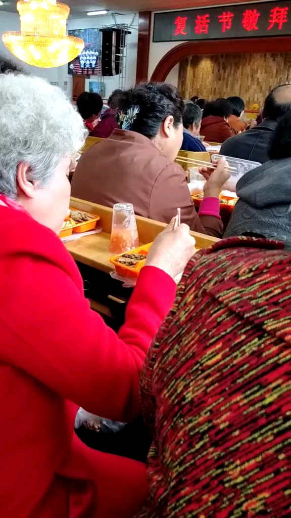 盒饭四菜一汤