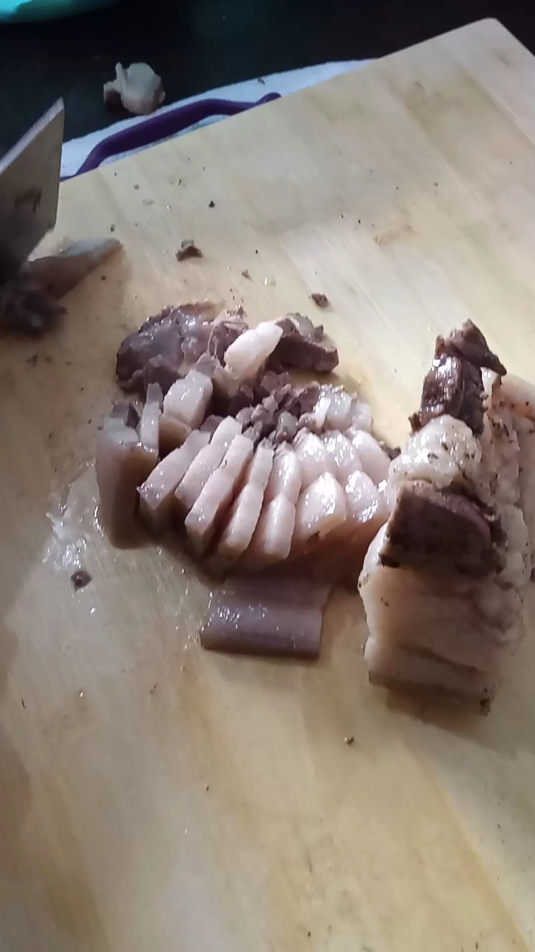 二窜子二野猪肉。。真肥啊