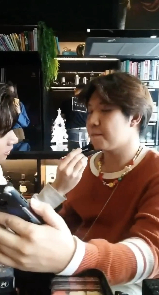 #你喜欢的样子我都有#泰星 泡芙perth王俊勇 王大化妆师在线工作