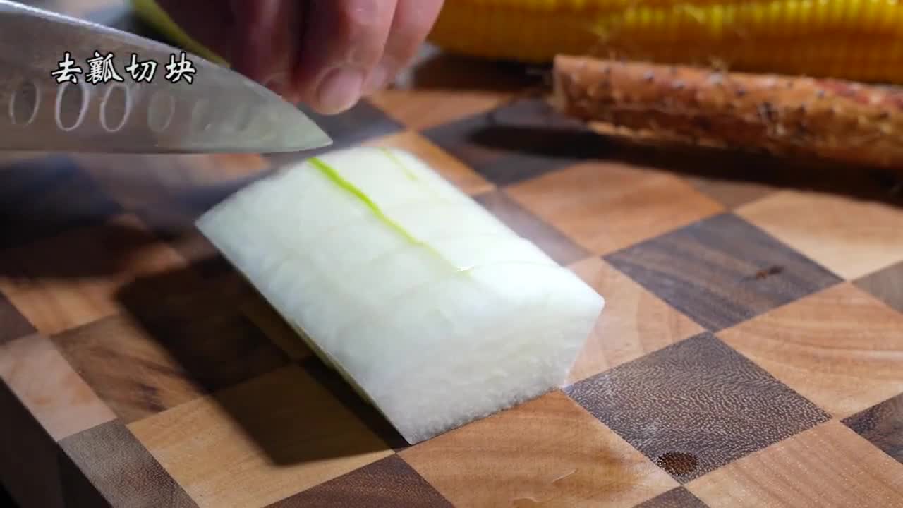 #我要上热门#每天上班太幸苦了快跟我学这个简单好喝的冬瓜山药排骨汤补补身体吧美食趣胃美食分