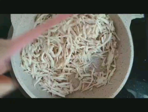 亲手为宝宝做的鸡肉粉,美美哒,666走一波,