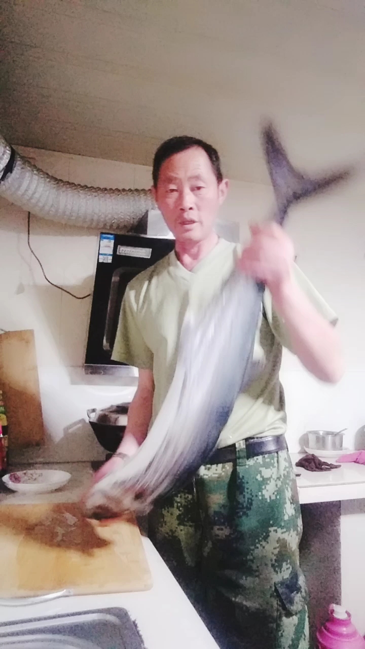 鲜活超鲅13斤做鱼丸子