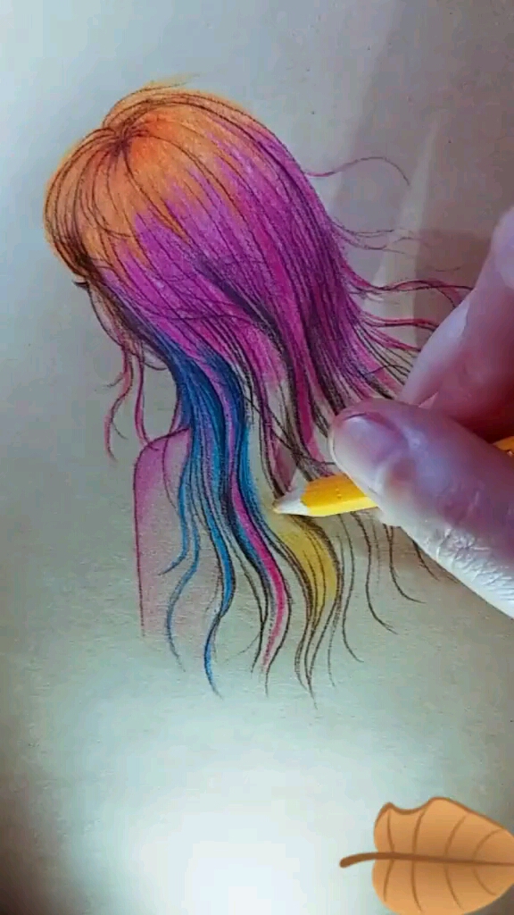 小美人鱼彩铅画,色彩搭配的漂亮吗?我想象中的美人鱼发型,么么