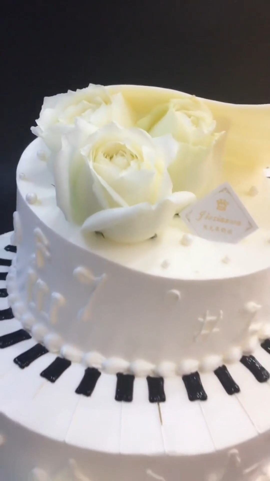 蛋糕师制作的钢琴蛋糕,这也太有创意了吧,超喜欢