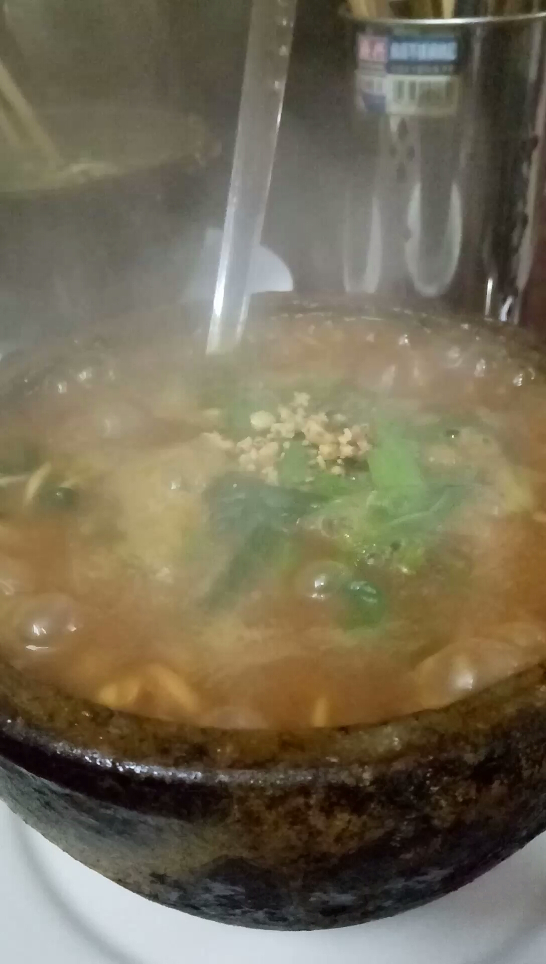 #今天你秀恩爱了吗#豆面条+传统老砂锅=砂锅美味,普通食材味道不普通,好吃