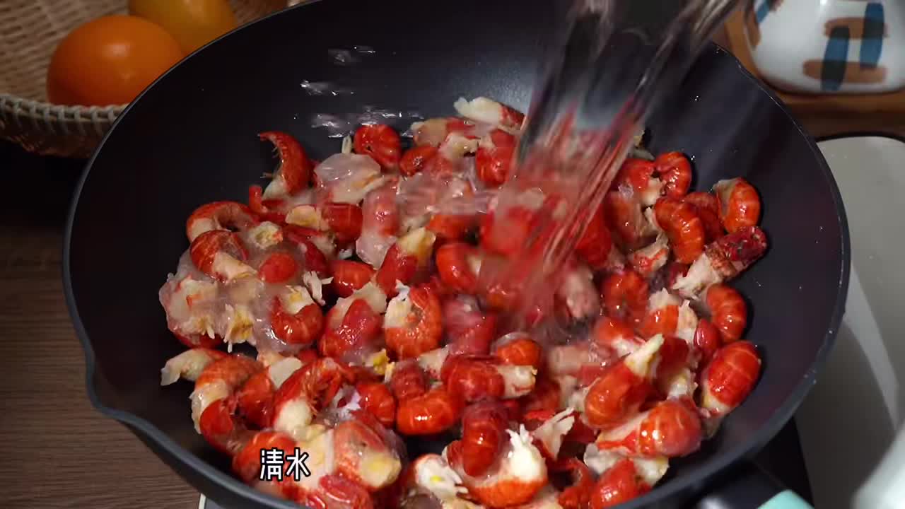 #家乡特色美食#好吃到舔手指的蒜香龙虾尾,简单零失败,收藏起来过年在家露一手美团买菜
