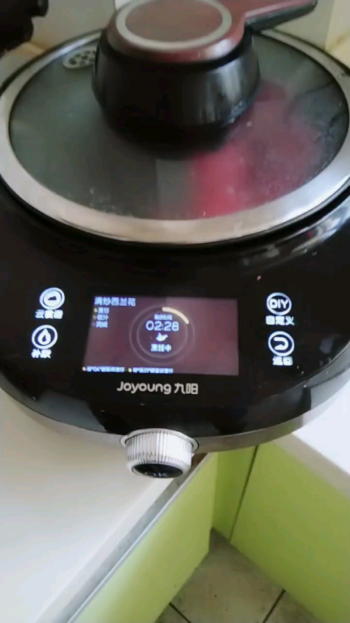 九阳智能炒菜机,帮你减轻炒菜劳动量和改善炒菜环境,值得购买。