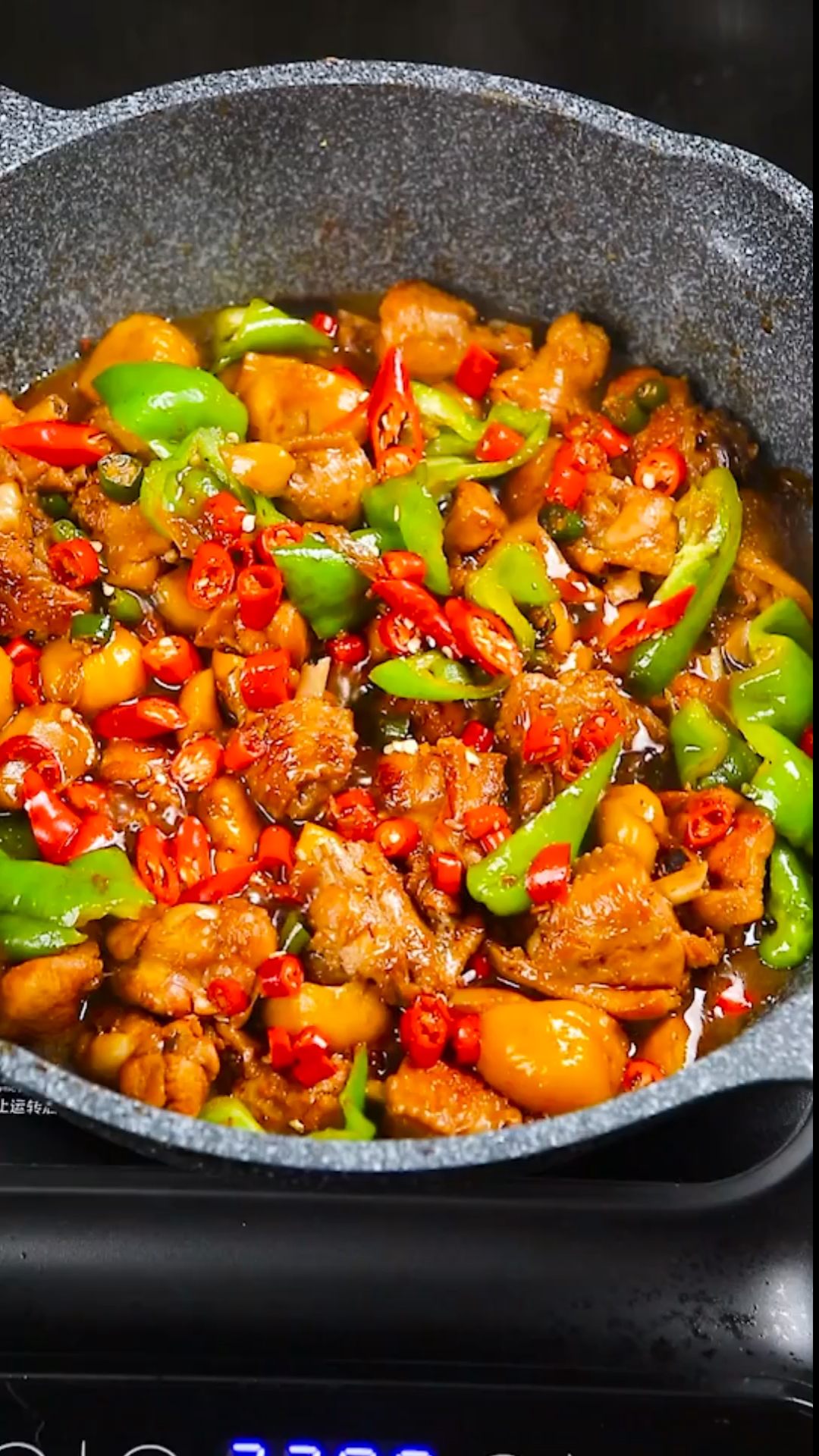 #美食#板栗炖鸡炒鸡好吃，学会了做给家人一享受美食吧！