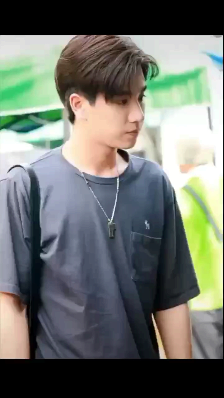 #你喜欢的样子我都有#泰星 泡芙perth王俊勇 不管哥哥穿什么,什么样的造型,都那么好看