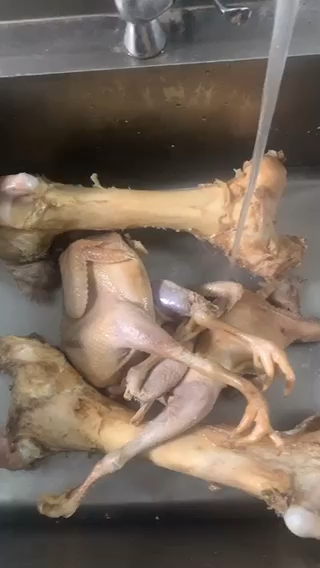 牛肉面高汤熬制方法及配料