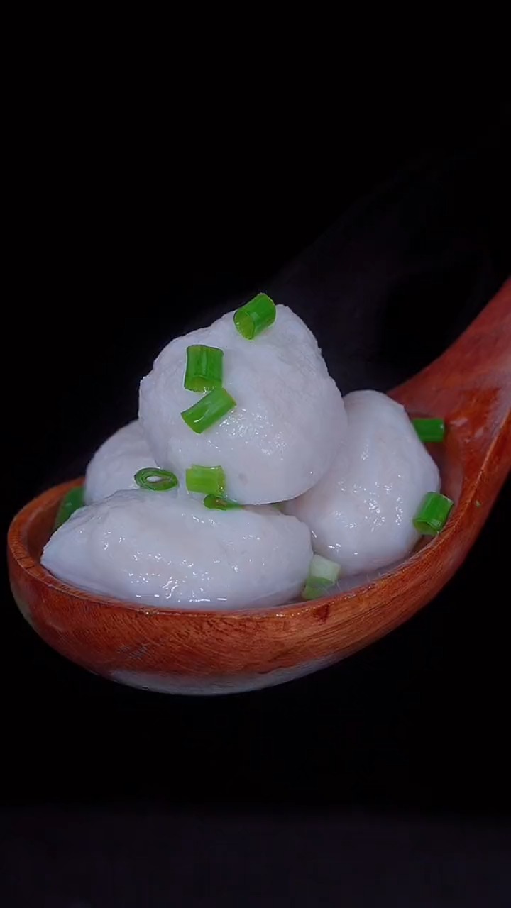 #美食#想吃新鲜鱼丸你就自己动手做，q弹滑嫩做法很简单！