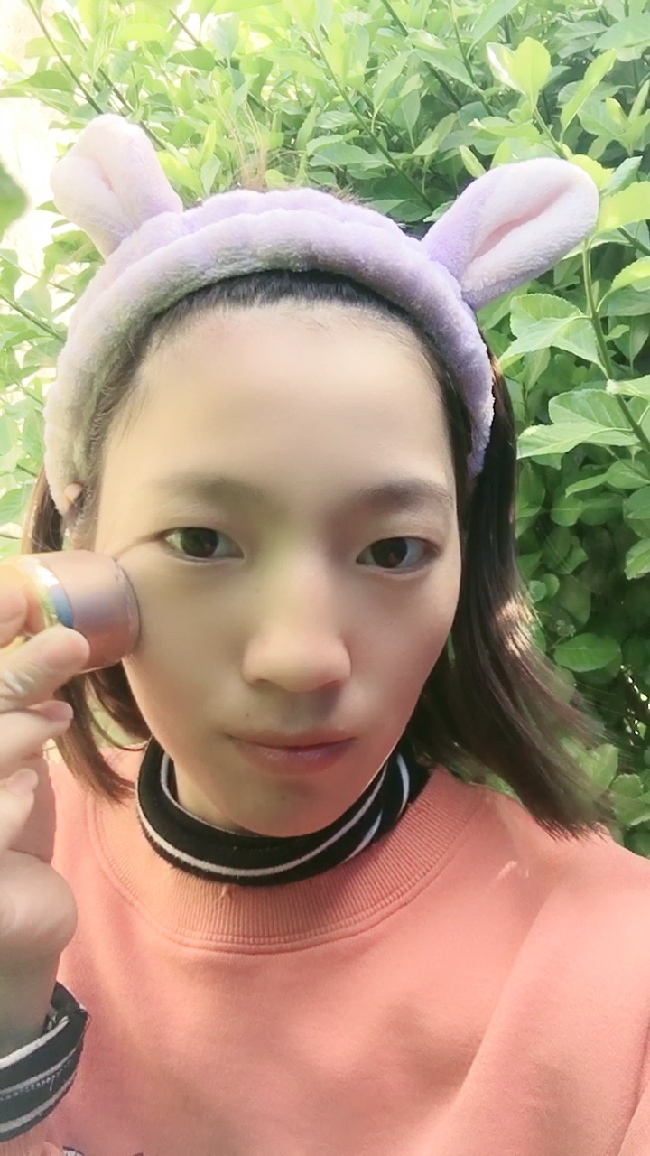 以前从来不相信脸上的班点可以去掉,走了很多弯路,直到姐姐送了法宝给我,脸上干干净