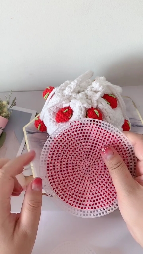 #记录我的钩织时光#草莓蛋糕束口包教程二