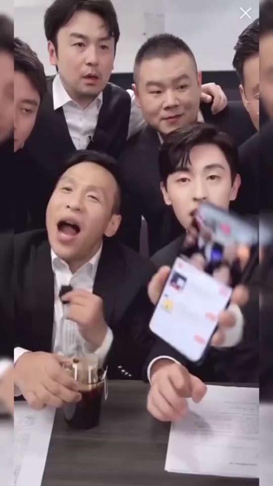 #搞笑段子#宋小宝的带货水平不输李佳琦,推销起来头头是道,雷佳音被他忽悠惨了!