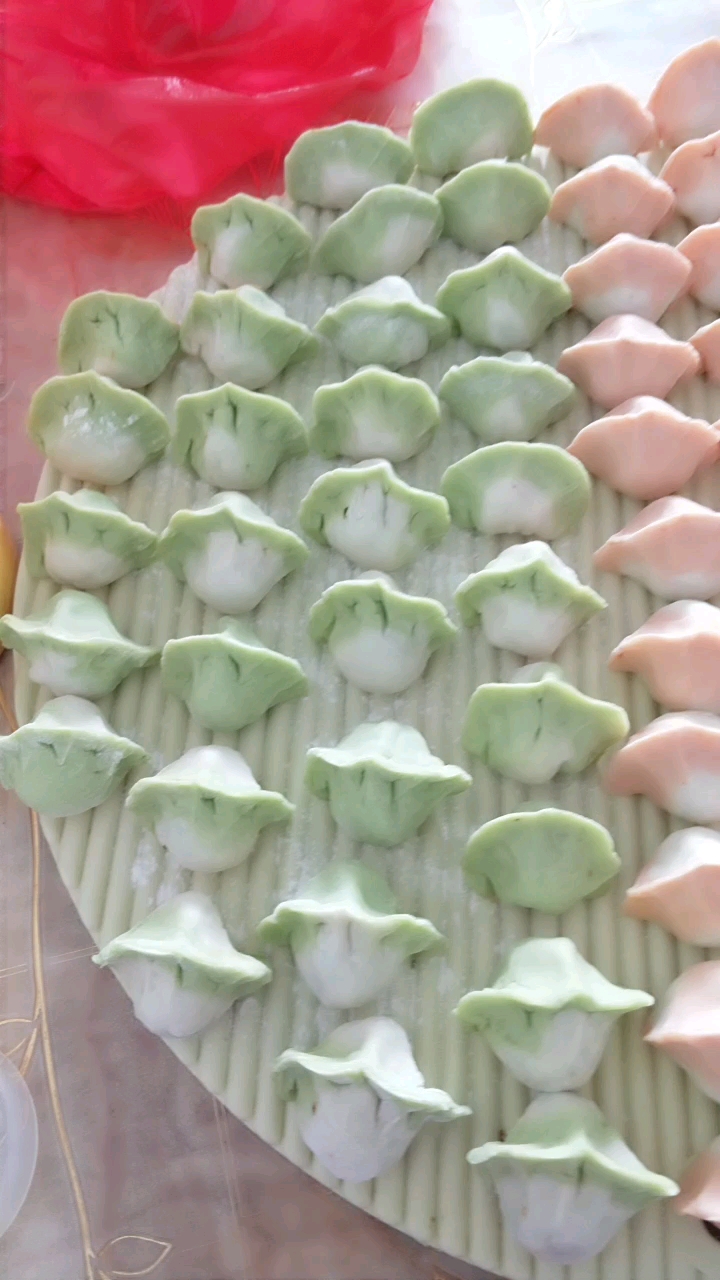 彩色饺子 