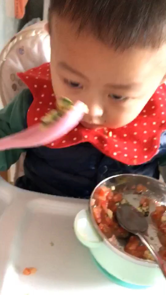 宝贝加餐,西红柿和菠菜鸡蛋羹