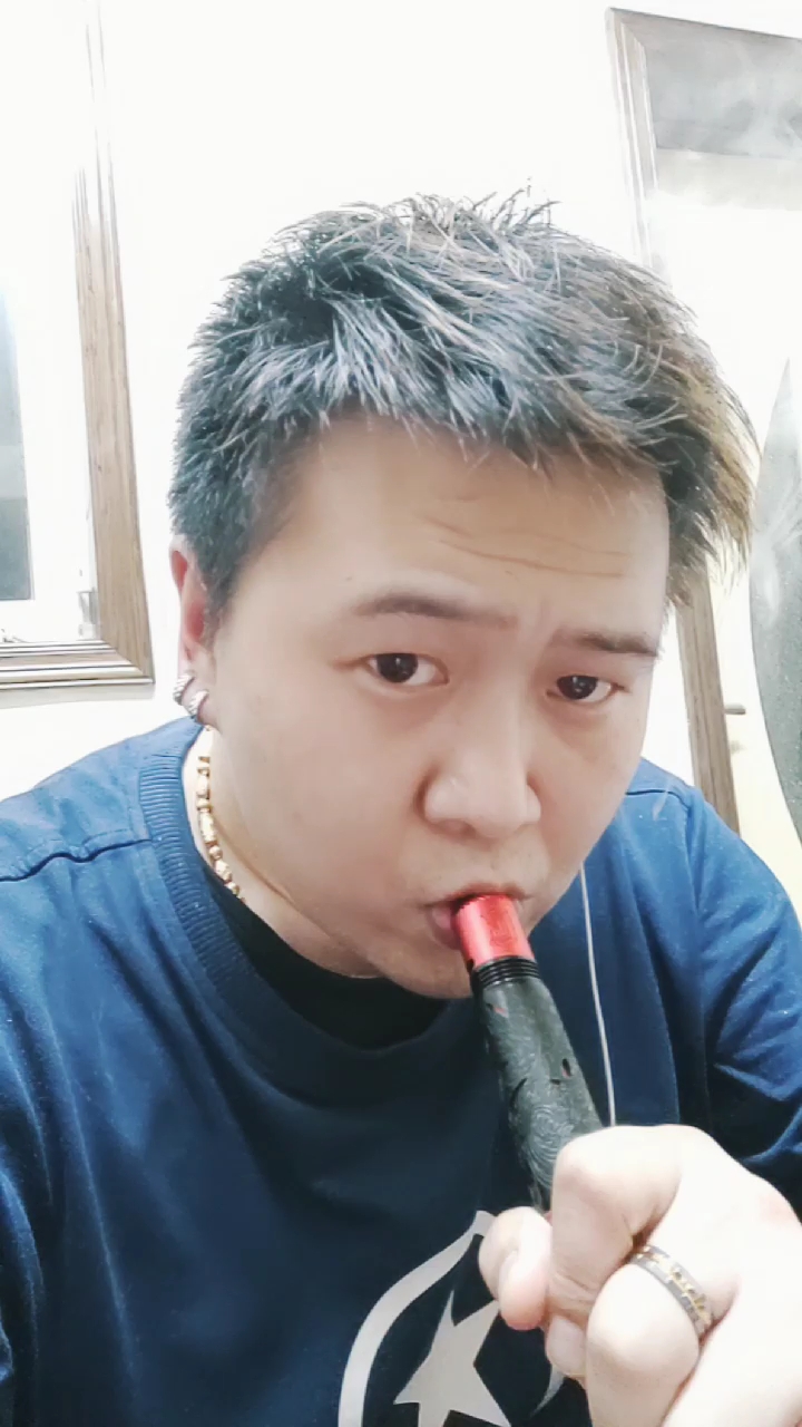 头一次玩见效了!目的主要是秀下我的机械杆!自杀国王