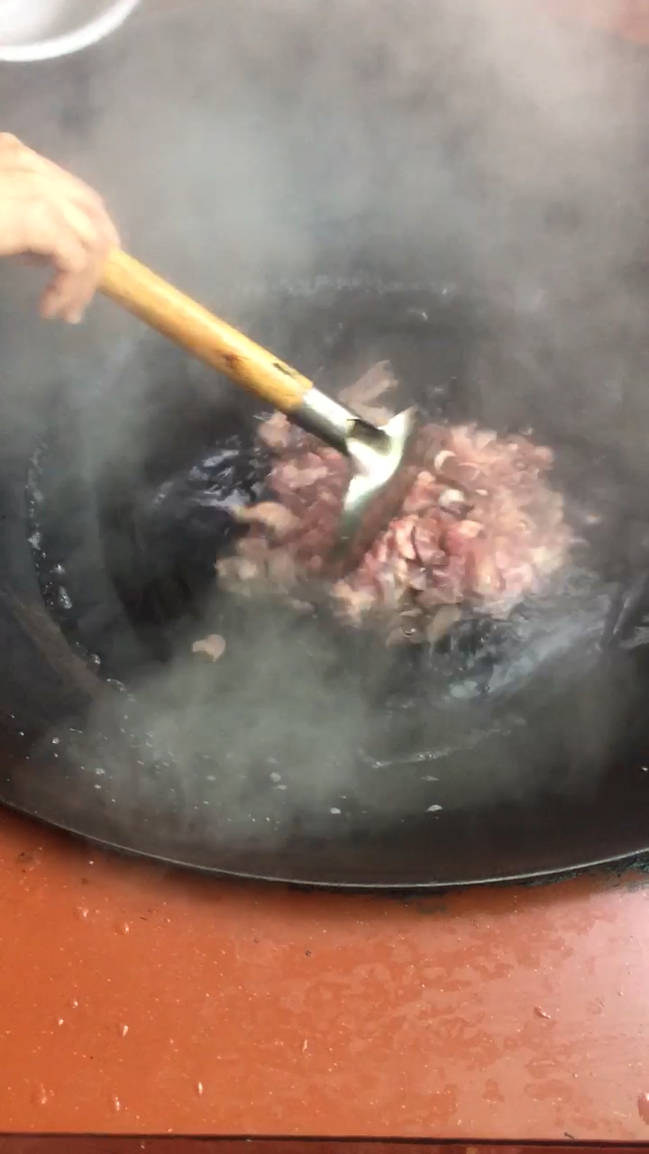 自家杀年猪时候煮的猪肝小肠汤,一点都不膻,特别甜