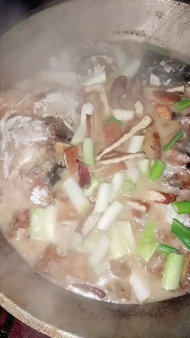 地锅炖大鱼头真香