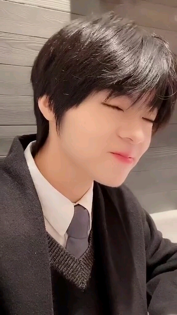 想吃冰淋喜茶蛋糕