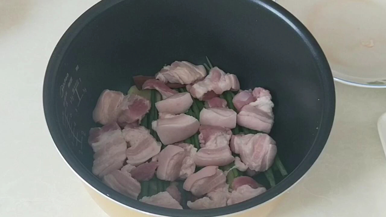 #美食#把五花肉扔进电饭锅,不防水,不倒油,出锅大人小孩馋的流口水