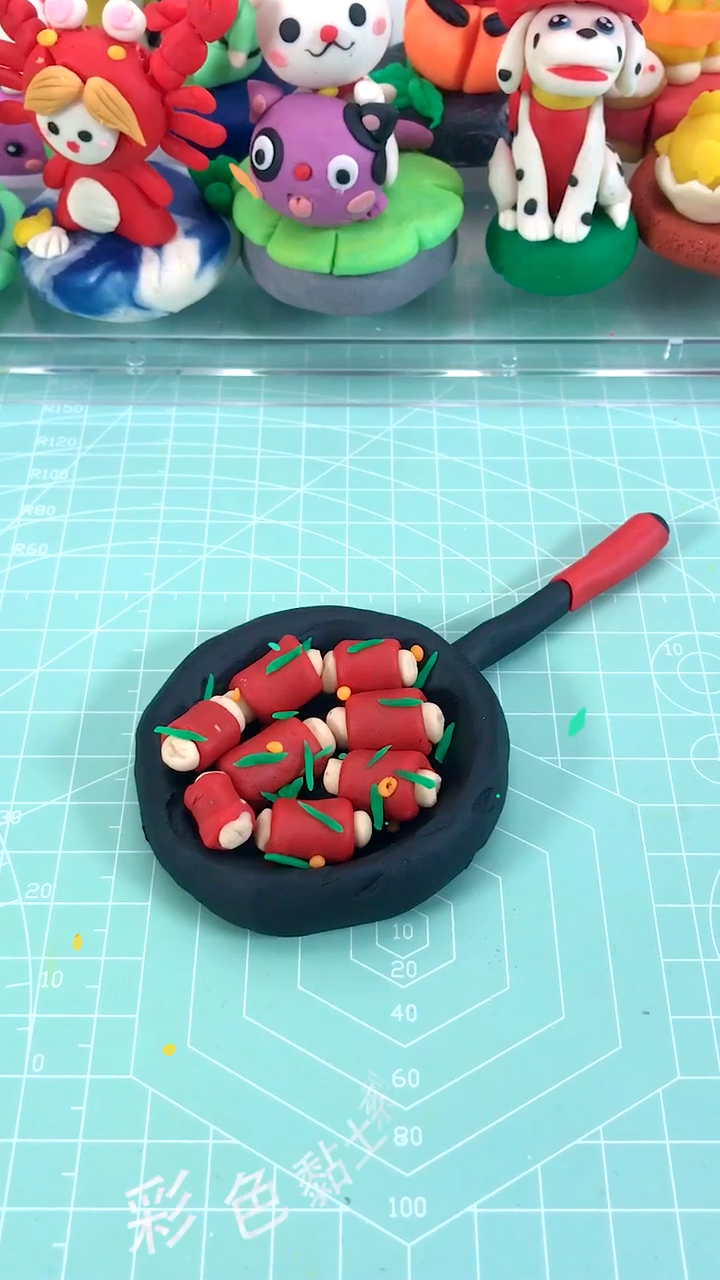 #美食#每天最期待的就是吃米饭配上一盘红烧排骨,晚餐时间还没到,先用彩泥捏一个给捏一个。