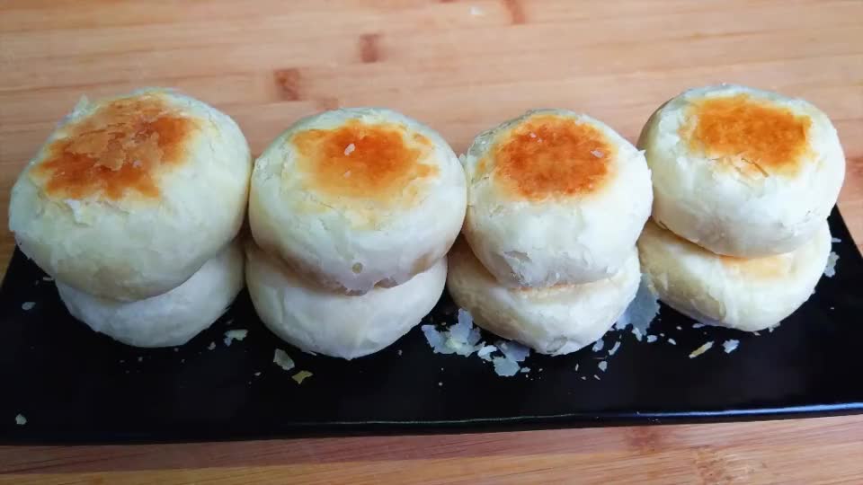酥饼试试这样做,不用烤箱,做出的饼个个酥到掉渣,做法详细讲解,卖酥饼的老板哭了