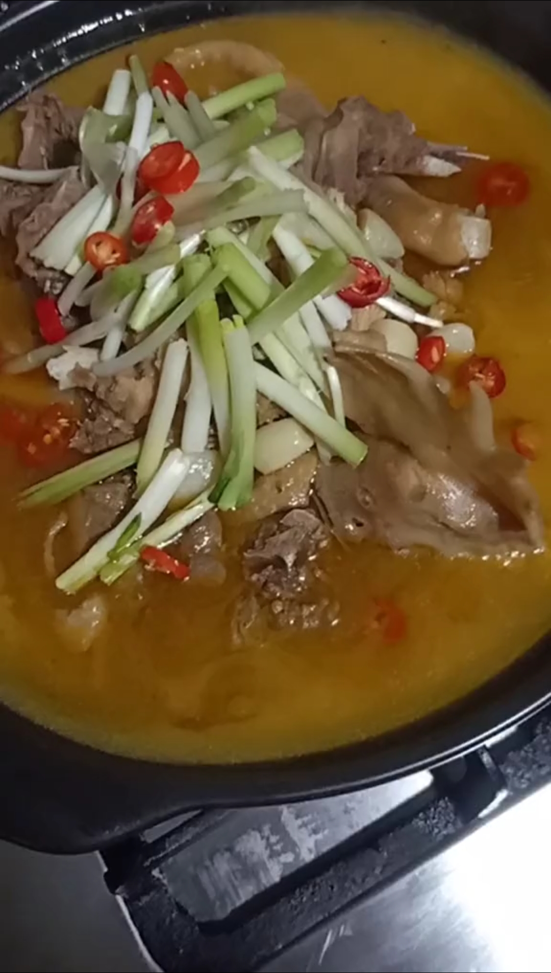 #美食记#第4道:农家土鸡火锅,浓浓乡土情,一锅土鸡暖人心,儿时味道,家的味道~