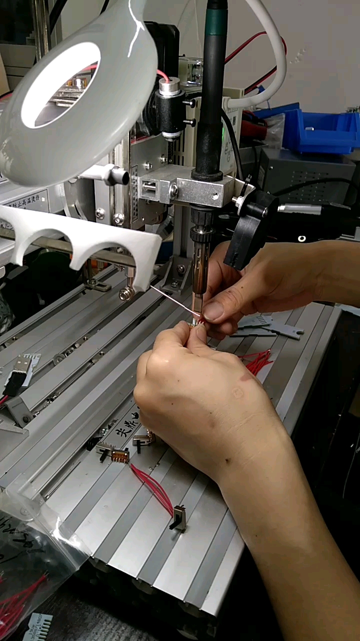 今天出差去看看小型焊接设备