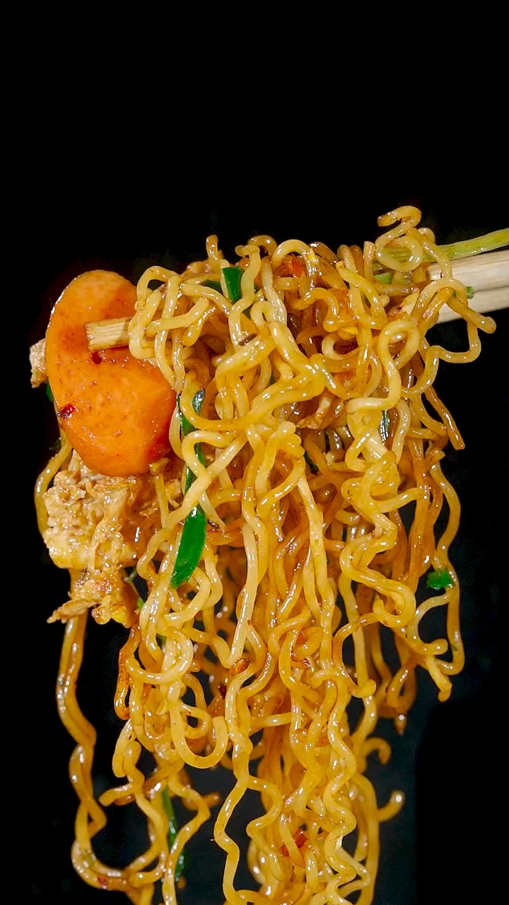 #美食#炒方便面做法
