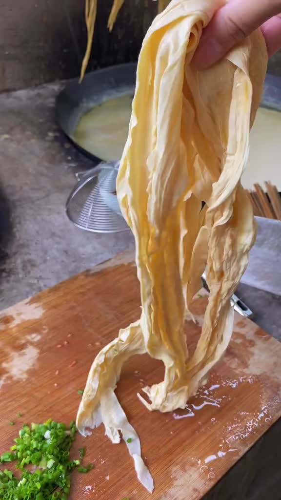 西红柿腐竹蛋汤,一口气就喝了三大碗美味